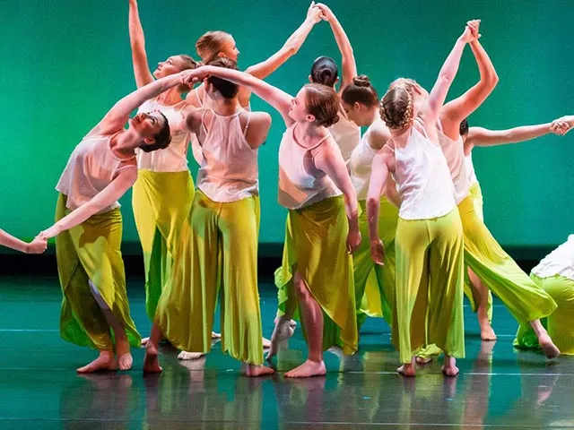 Contemporary dance performance