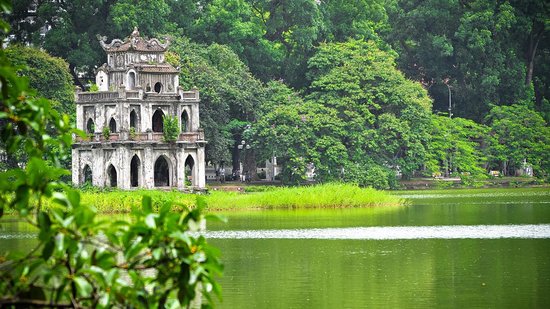 Hoan Kiem Lake, Hanoi, Vietnam