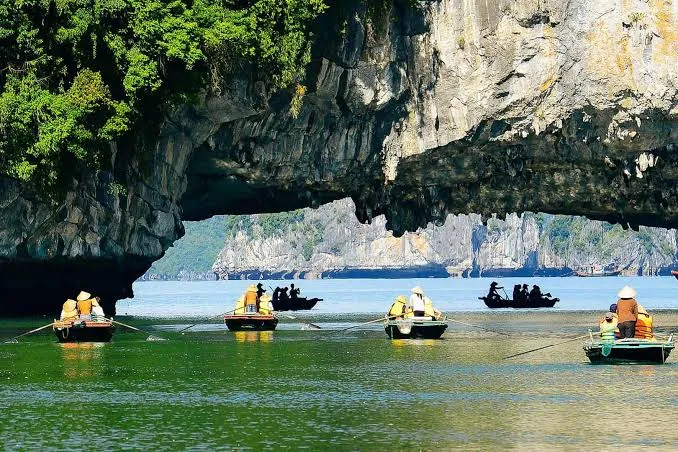 Luon Cave, Ha Long Bay, Vietnam