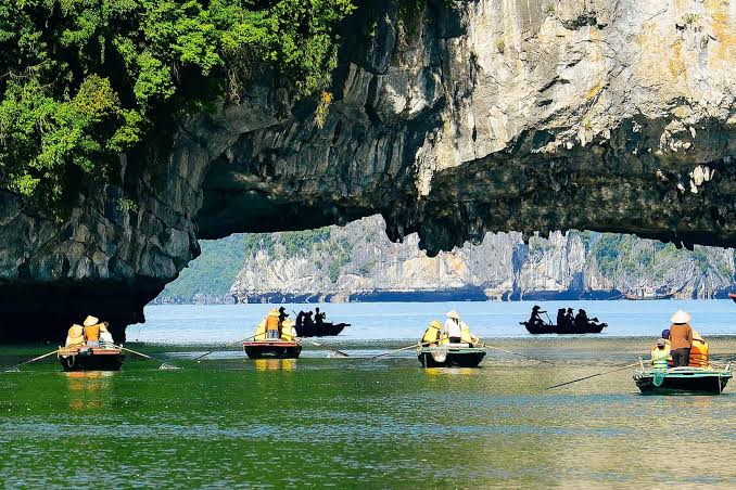 Luon Cave, Ha Long Bay, Vietnam